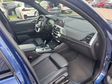 Car image 40