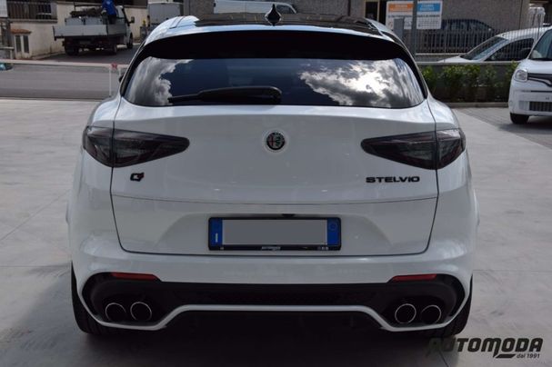 Alfa Romeo Stelvio V6 2.9 Quadrifoglio 375 kW image number 4