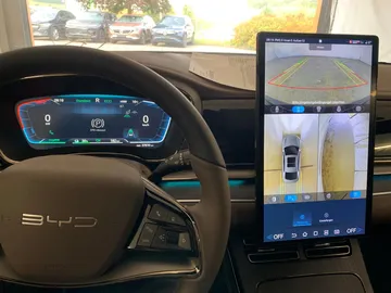 Car image 16