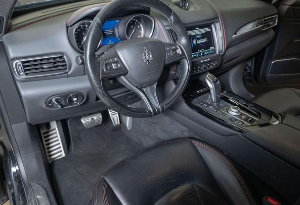 Maserati Levante Q4 GranLusso 257 kW image number 13