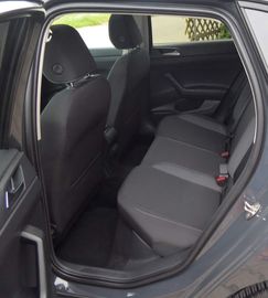 Car image 30