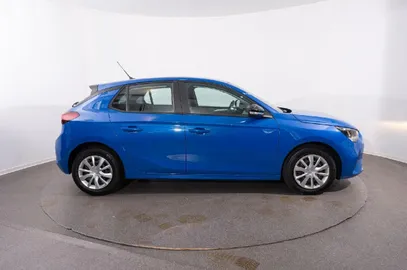 Car image 4