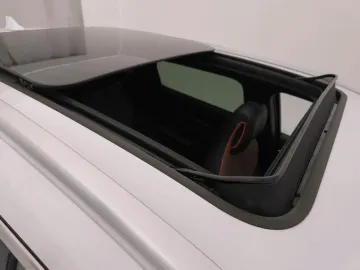 Car image 35