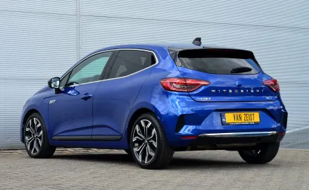 Car image 5