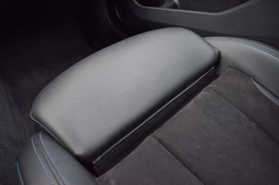 Car image 36