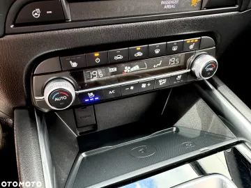 Car image 40