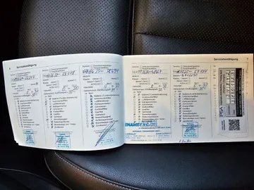 Car image 32