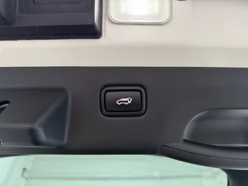 Car image 40