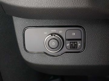 Car image 33