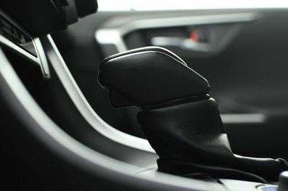 Car image 36