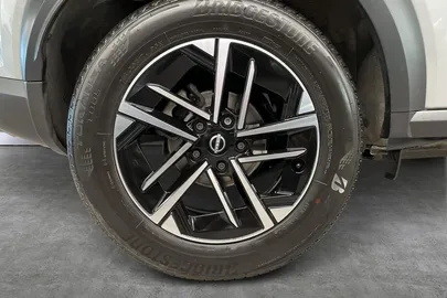 Car image 21