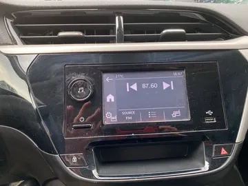 Car image 25