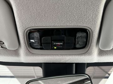 Car image 33