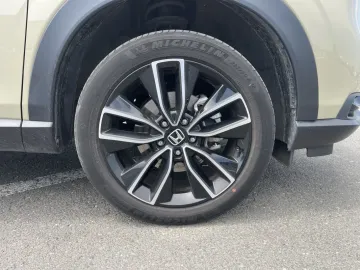 Car image 28