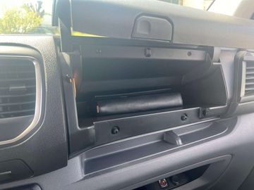 Car image 37