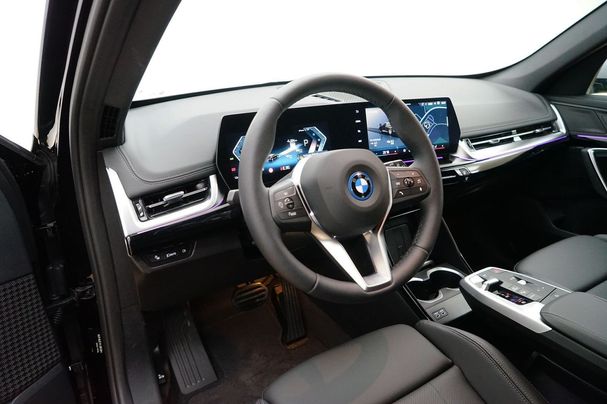 BMW iX1 eDrive20 xLine 150 kW image number 3