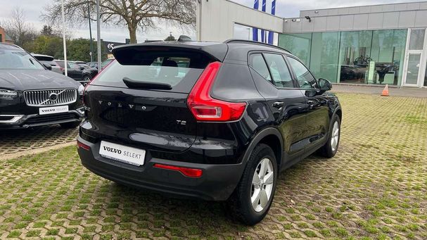 Volvo XC40 T2 Core Geartronic Momentum 95 kW image number 7