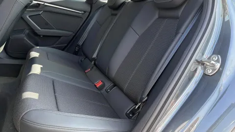 Car image 29