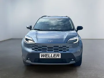 Car image 3