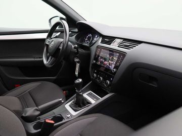 Car image 32