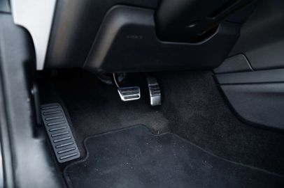 Car image 38