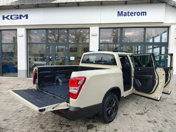 Car image 40