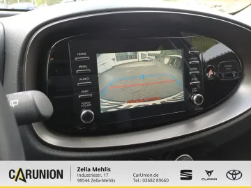 Car image 11