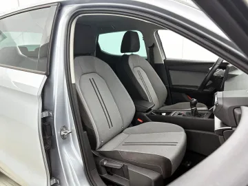 Car image 33