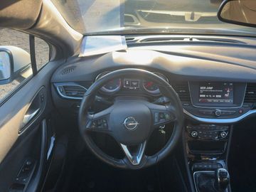 Car image 11