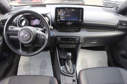 Car image 9