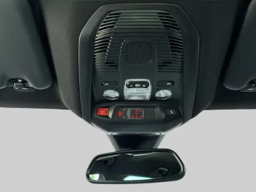 Car image 35