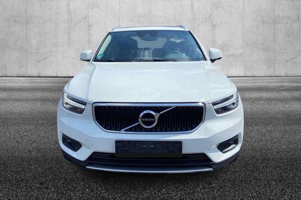 Volvo XC40 D3 AWD Geartronic Momentum 110 kW image number 6