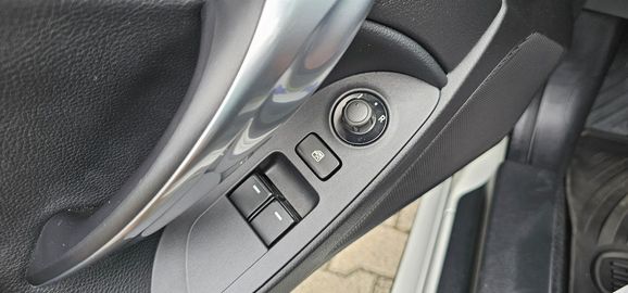 Car image 33