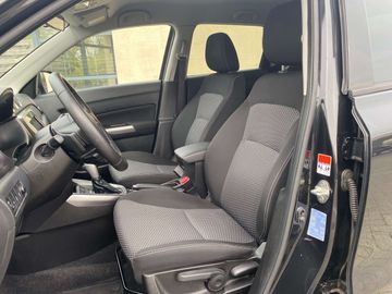 Car image 11