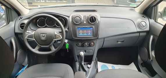 Car image 14