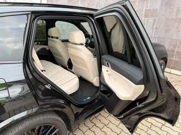 Car image 36