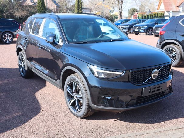 Volvo XC40 B3 Plus Dark 120 kW image number 4