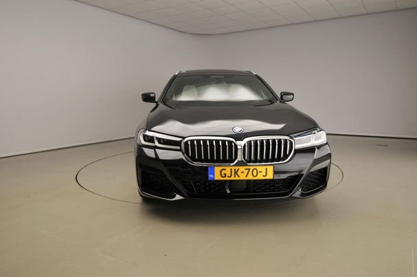 BMW 530 Touring xDrive 215 kW image number 2