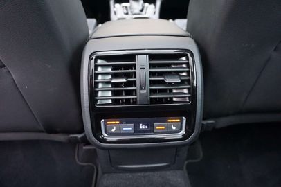 Car image 36