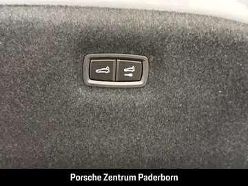 Car image 35