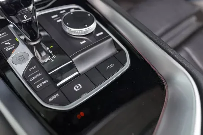 Car image 48