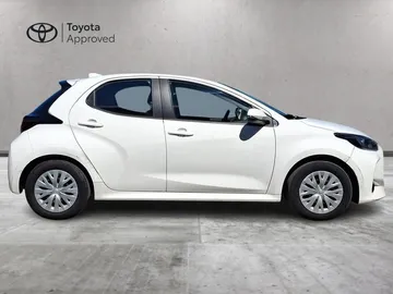 Car image 2