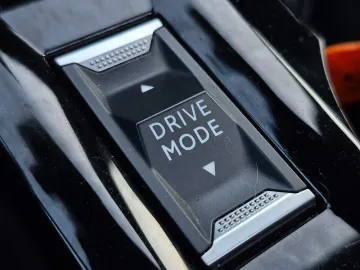 Car image 40