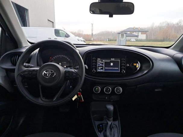 Toyota Aygo X 53 kW image number 7