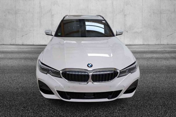 BMW 320d Touring xDrive 140 kW image number 3