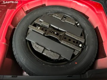 Car image 36