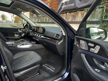 Car image 23