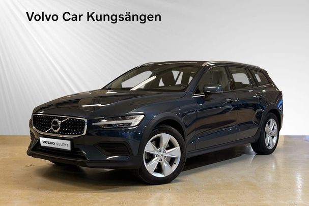 Volvo V60 Cross Country D4 AWD 141 kW image number 1