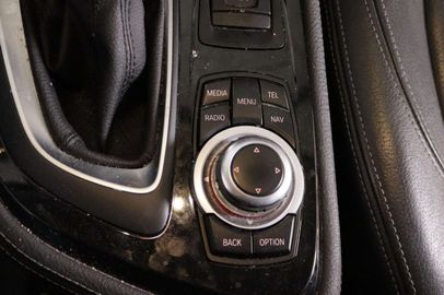 Car image 35