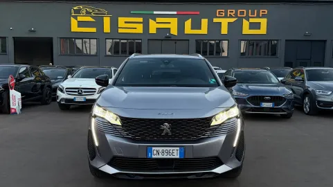 Car image 4